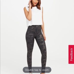 Camo Spanx Legging size M